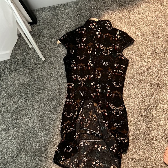 Qipao - Picture 2 of 2